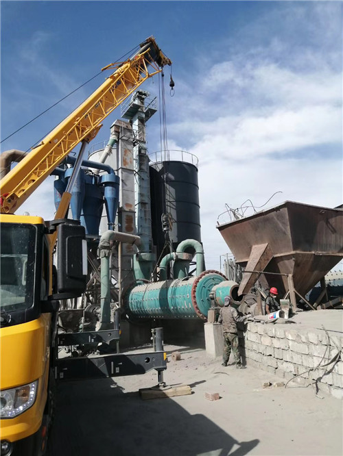 辛集市设备搬运等各类工程项目中，吊车起着关键作用